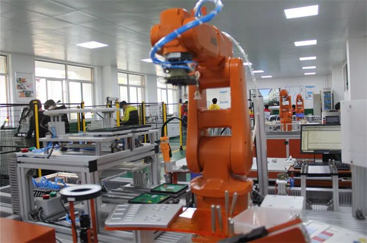 公办中职湖南省工业贸易学校2025年招生简章